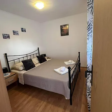 Appartement With Parking Space Valbandon, Fazana - 25203 *